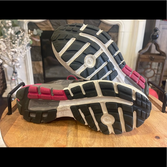 Reebok smooth fuse 8.5 AS IS - Picture 3 of 6